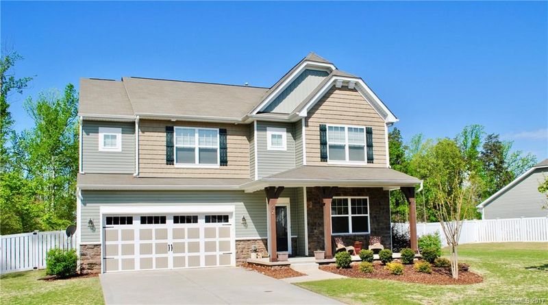 162 Warfield Dr E, Mooresville, NC 28115