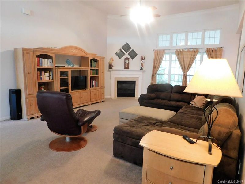 121 Forest Glen Rd, Mooresville, NC 28115