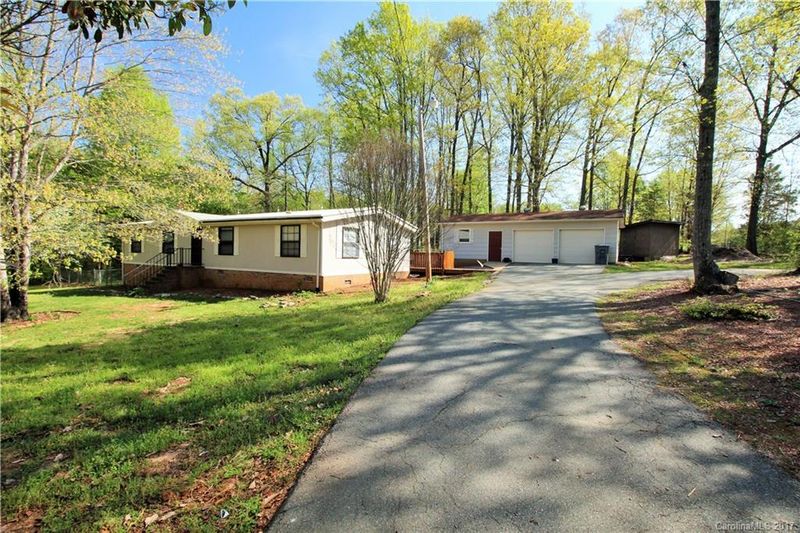 2720 Dalewood Ln, Denver, NC 28037