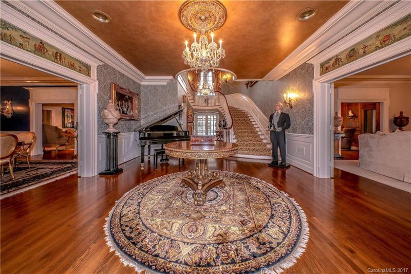 3545 Sharon Rd, Charlotte, NC 28211