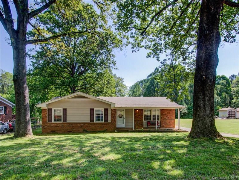 6514 Tomahawk Ln, Charlotte, NC 28214