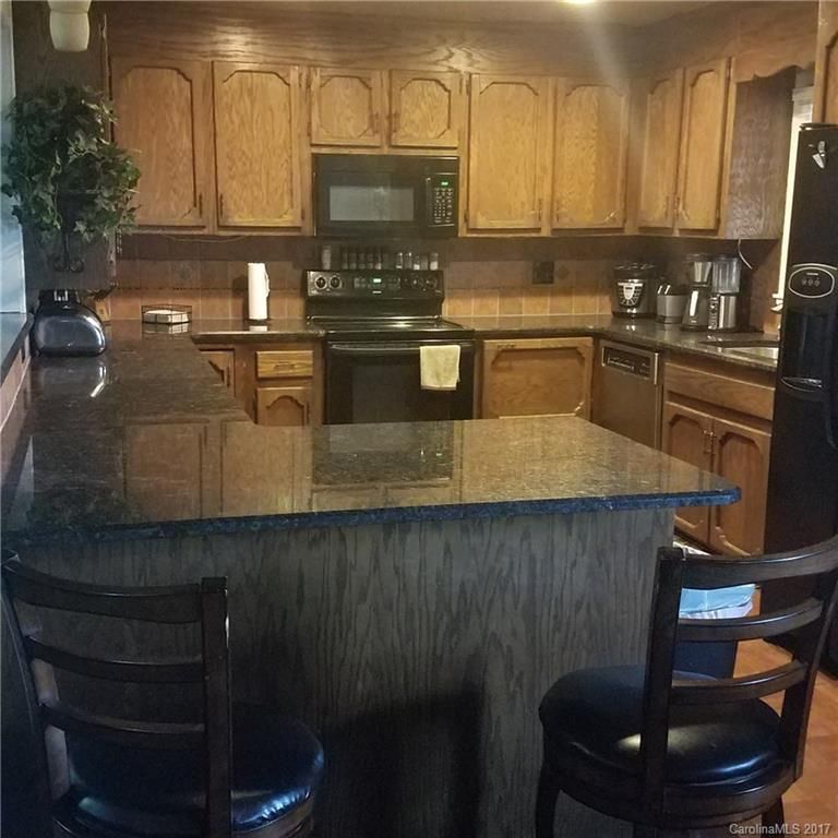 112 Cottonwood Dr, Mount Holly, NC 28120