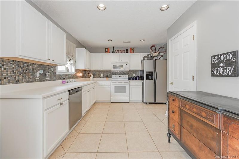 3925 Edgeview Dr, Indian Trail, NC 28079