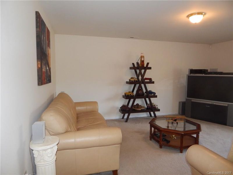 8232 Belmont Stables Dr, Charlotte, NC 28216