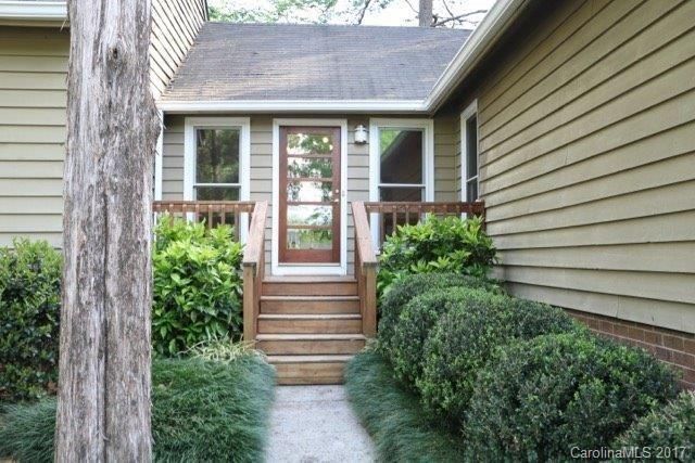 10113 Eagle Ct, Charlotte, NC 28277