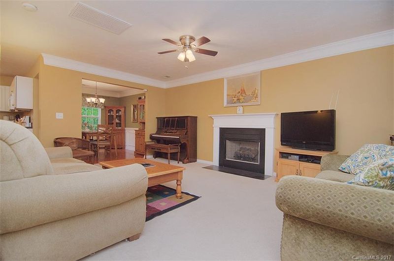 228 Leafmore Ct, Waxhaw, NC 28173