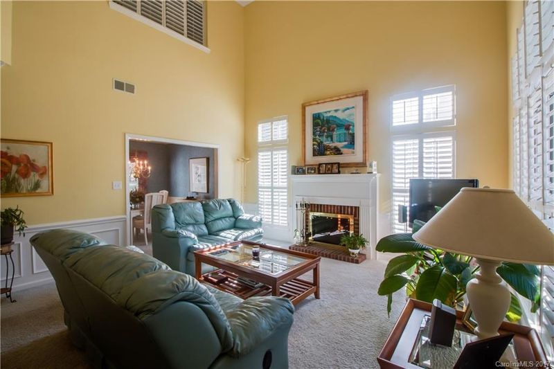 3108 Crescent Knoll Dr, Matthews, NC 28105