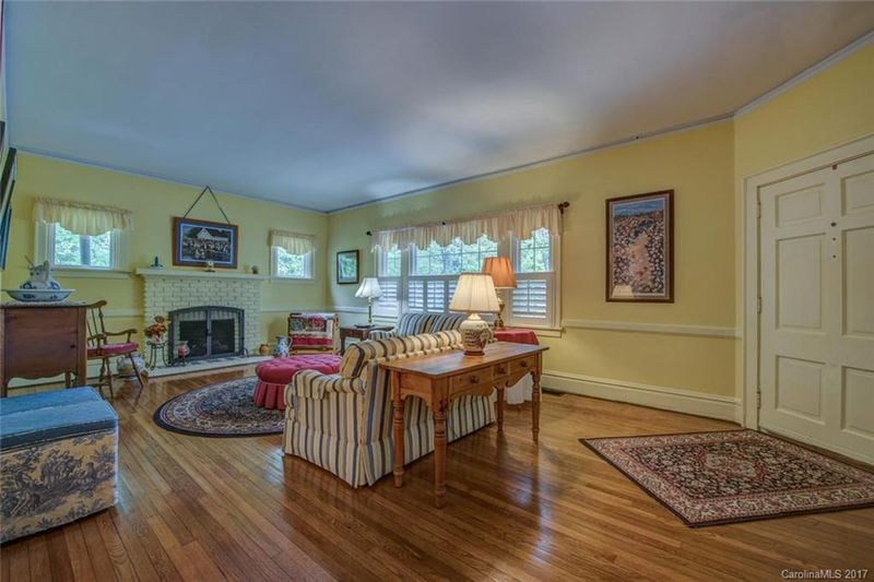 301 Old Post Rd, Cherryville, NC 28021