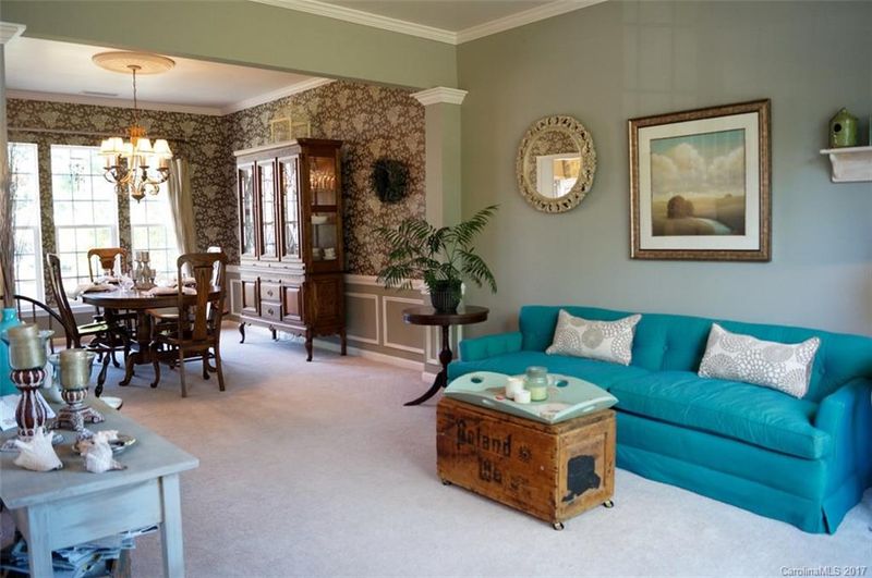 2236 Winthorp Ridge Rd, Charlotte, NC 28270