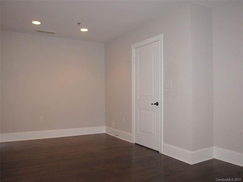 106 N Laurel Ave #119, Charlotte, NC 28207