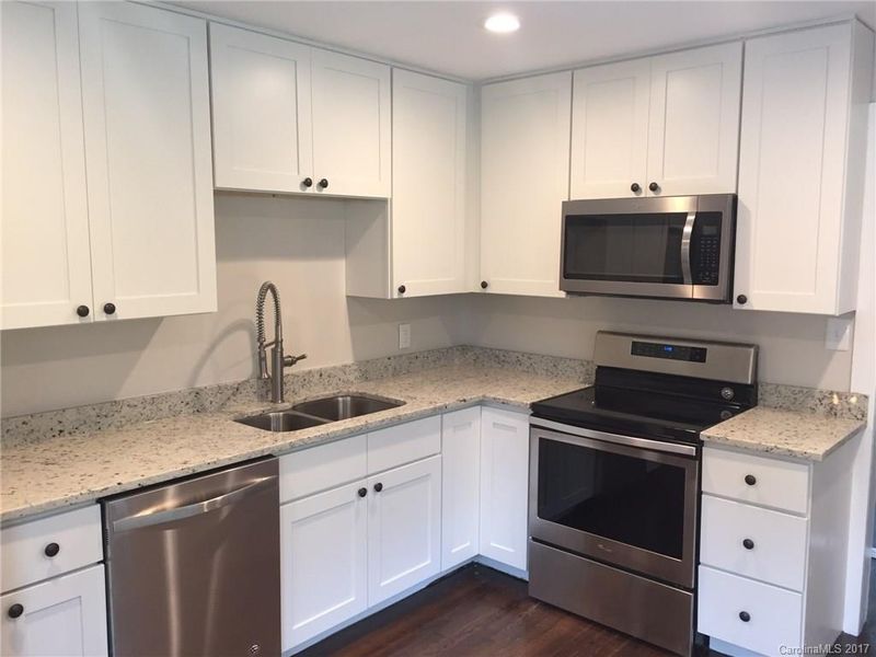 2909 Mayflower Rd, Charlotte, NC 28208