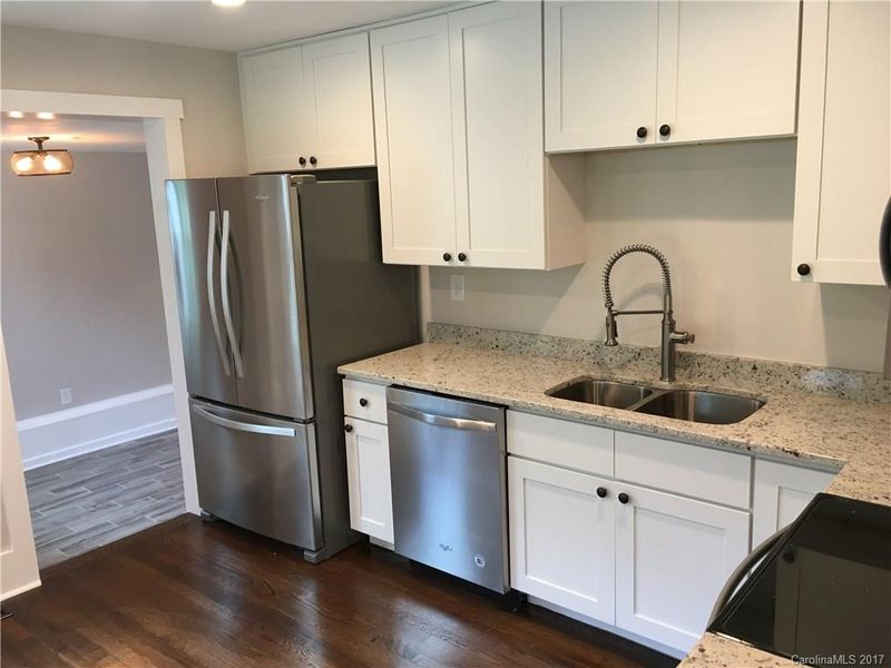 2909 Mayflower Rd, Charlotte, NC 28208