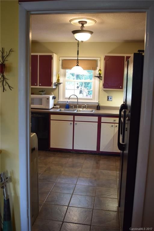 328 Paradise Cir, Belmont, NC 28012