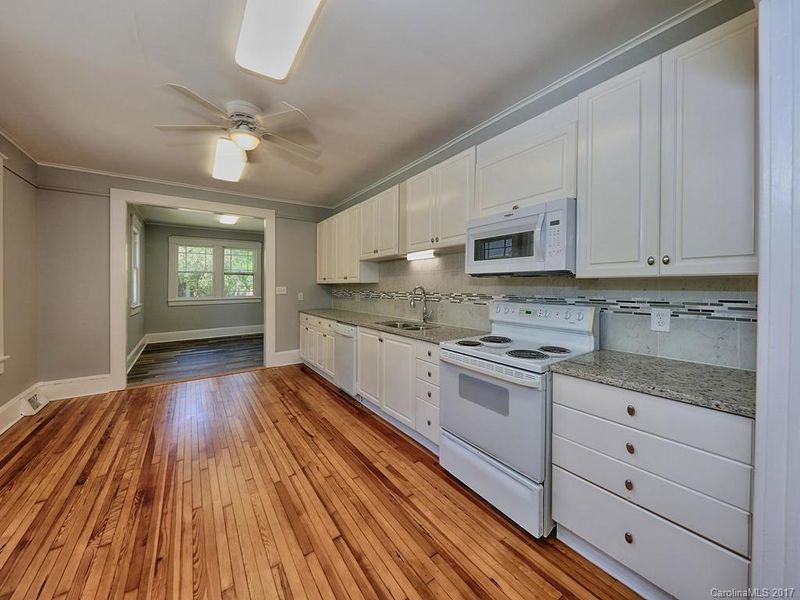 832 W Front St, Statesville, NC 28677