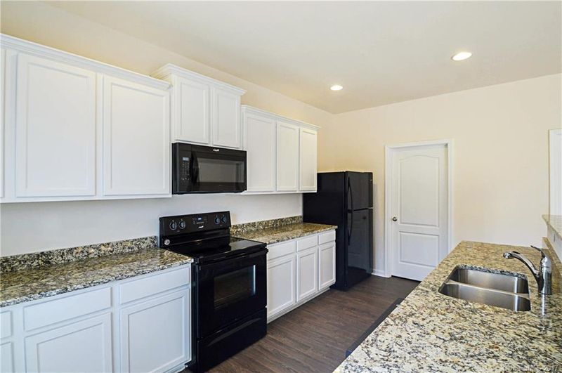 1561 Waylon Ave, Ranlo, NC 28054