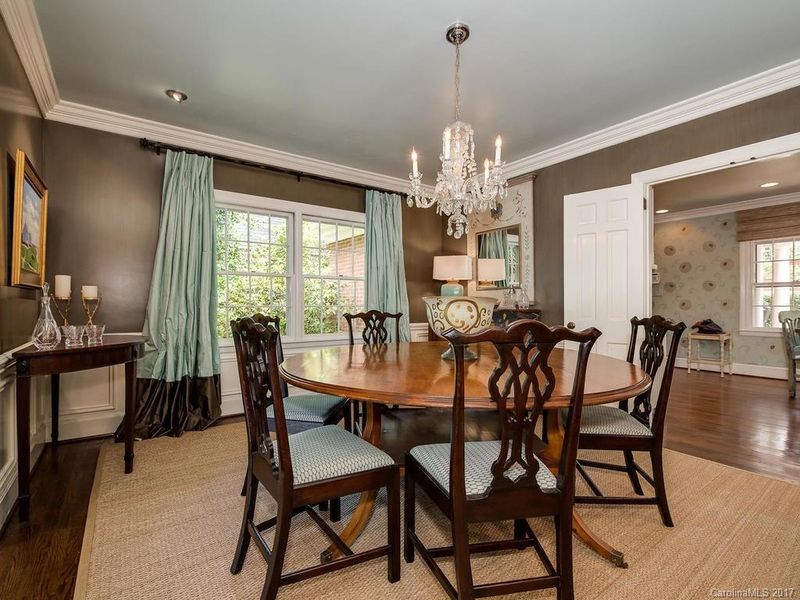 2121 Queens Rd E, Charlotte, NC 28207