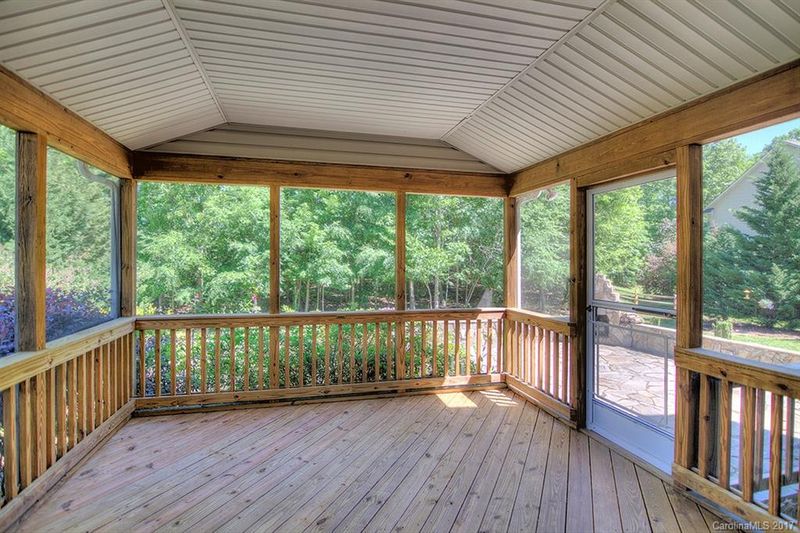 1329 Linden Glen Dr, Matthews, NC 28104
