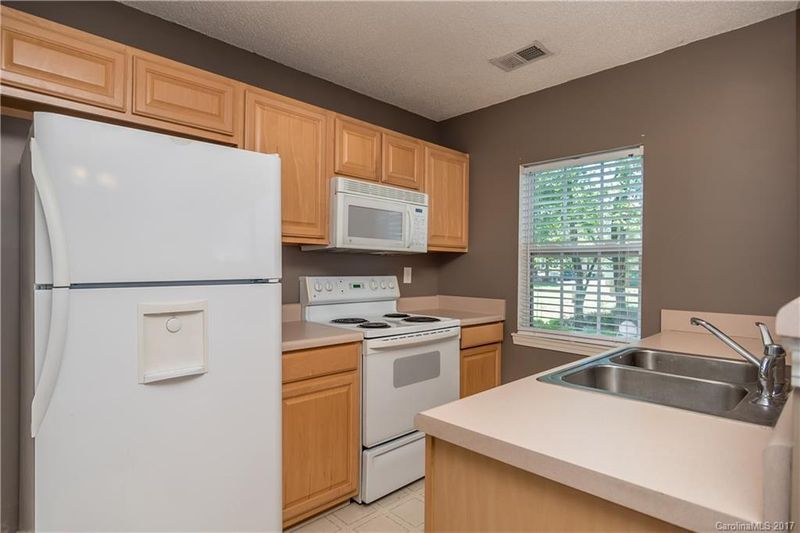1766 Forest Side Ln, Charlotte, NC 28213