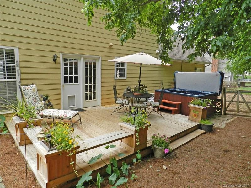 2712 Bathgate Ln, Matthews, NC 28105