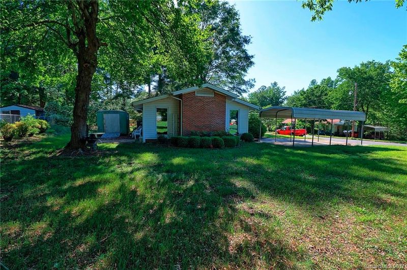 1097 Sunset Rd, Cherryville, NC 28021