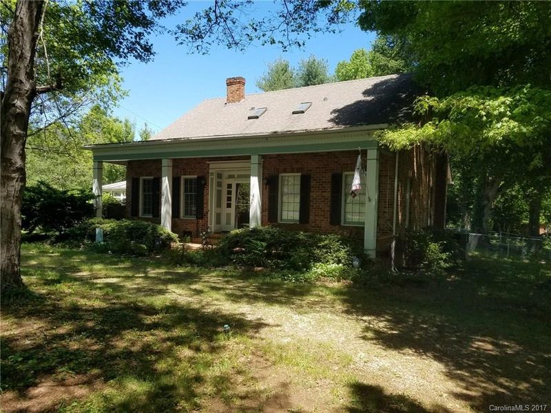 1204 N Main St, Mount Holly, NC 28120
