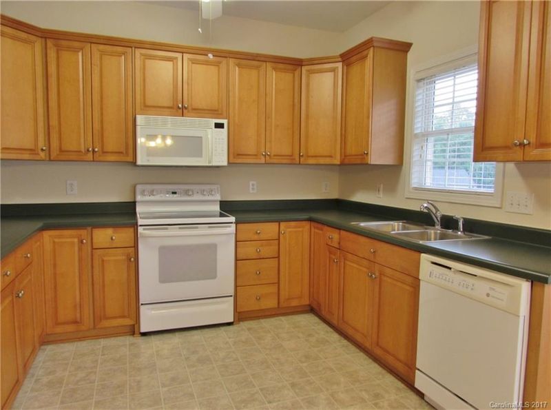 616 Beavers Cove Ln NW, Concord, NC 28027