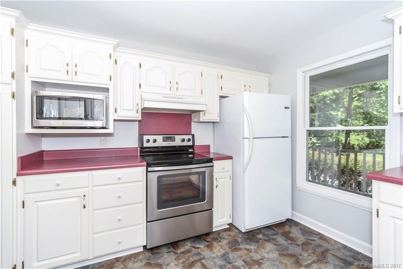 9411 Deer Run Rd, Waxhaw, NC 28173