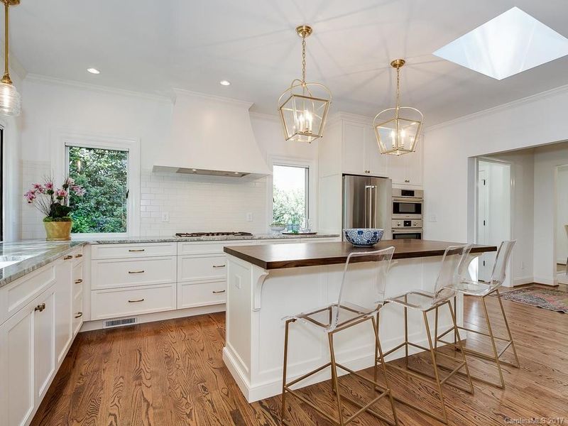 508 Brook Forest Ln, Charlotte, NC 28211