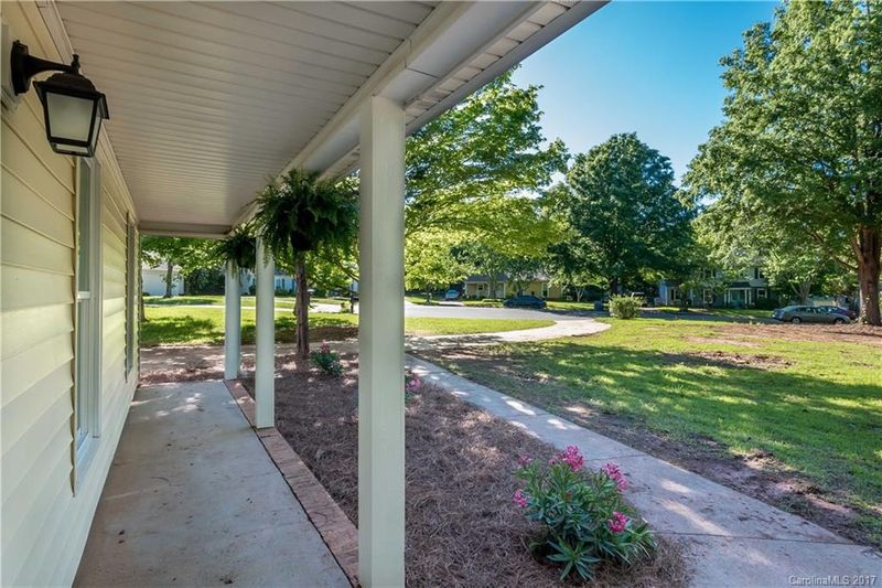 8243 Oakley Ln, Charlotte, NC 28270