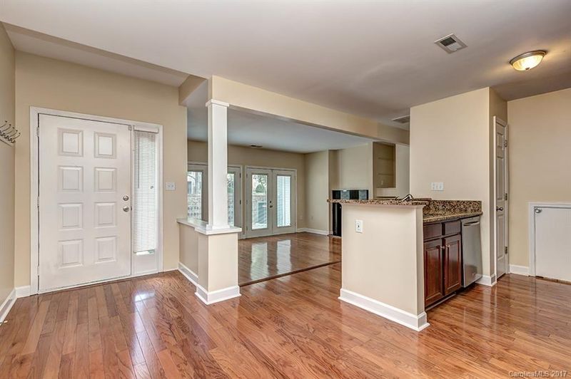 425 W 8th St W #87, Charlotte, NC 28202