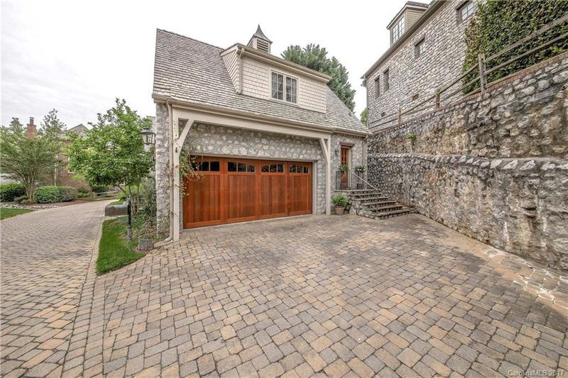 2305 La Maison Dr, Charlotte, NC 28226