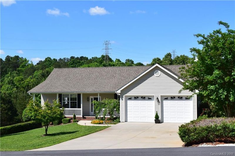 152 Pier Point Dr, Stony Point, NC 28678