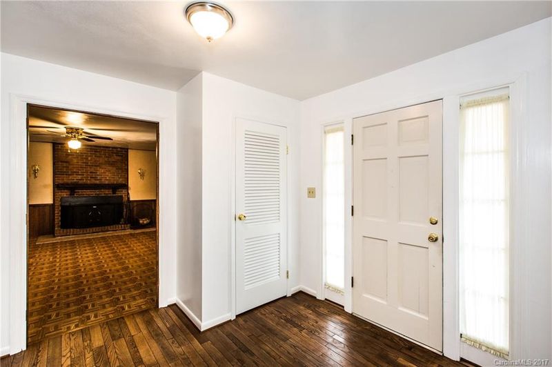 1102 Crestfield Dr, Lancaster, SC 29720