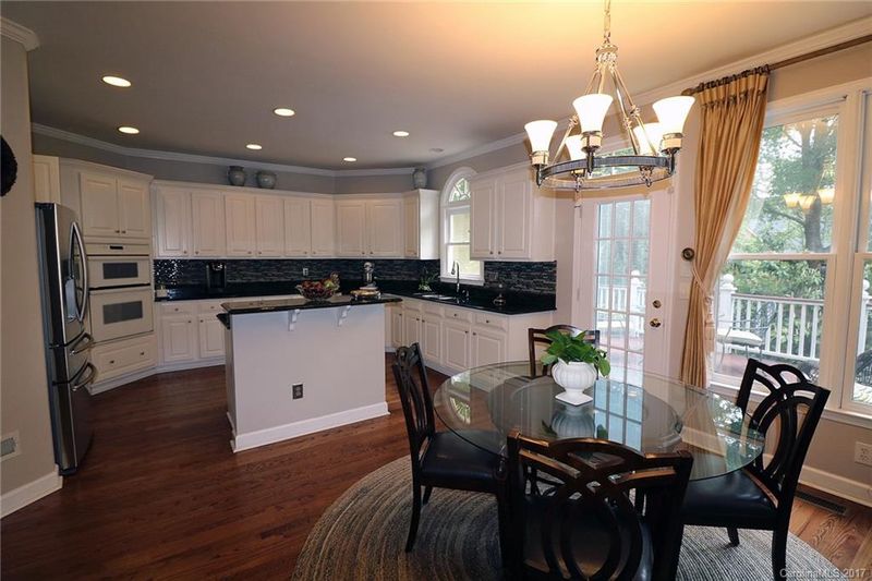 2444 Thomashire Ct, Charlotte, NC 28262