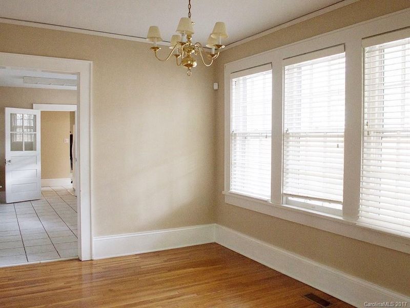 2304 Sharon Rd, Charlotte, NC 28207
