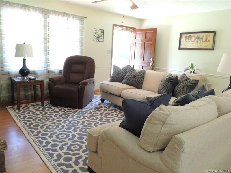 1018 Spring Dr, Gastonia, NC 28052