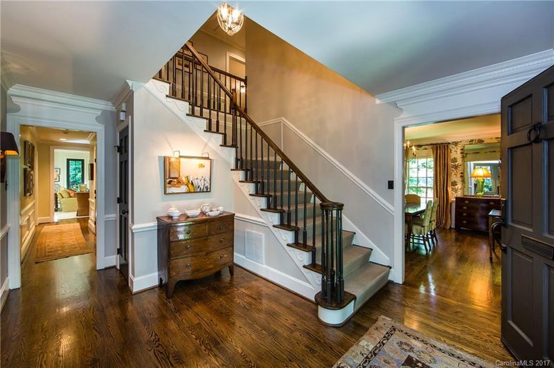 2300 Thetford Ct, Charlotte, NC 28211