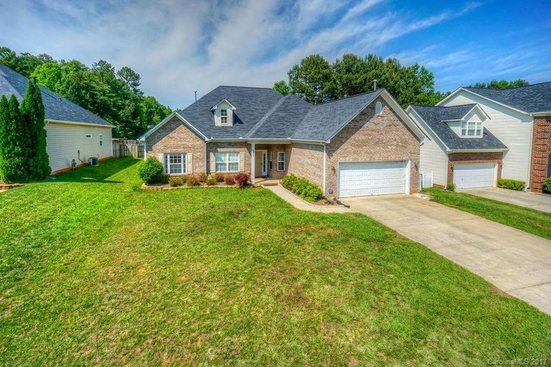 2832 Oakglade Ct, Matthews, NC 28105