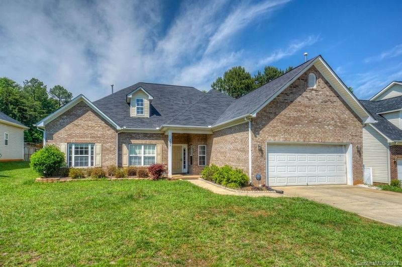 2832 Oakglade Ct, Matthews, NC 28105