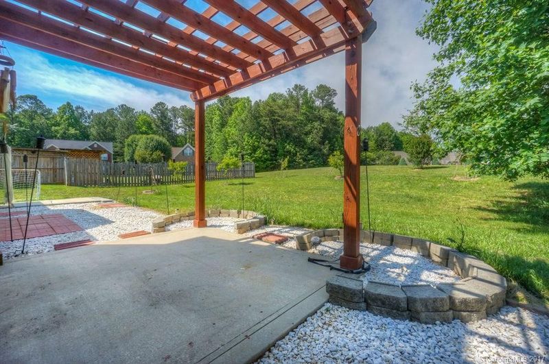 2832 Oakglade Ct, Matthews, NC 28105