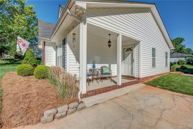 40 Linford St, Belmont, NC 28012