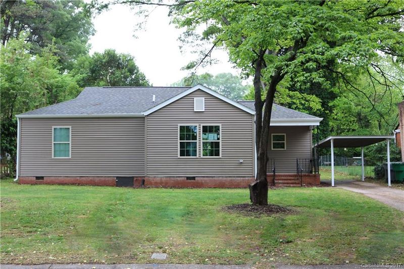2400 Belfast Dr, Charlotte, NC 28208