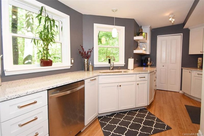 2111 Lometa Rd, York, SC 29745