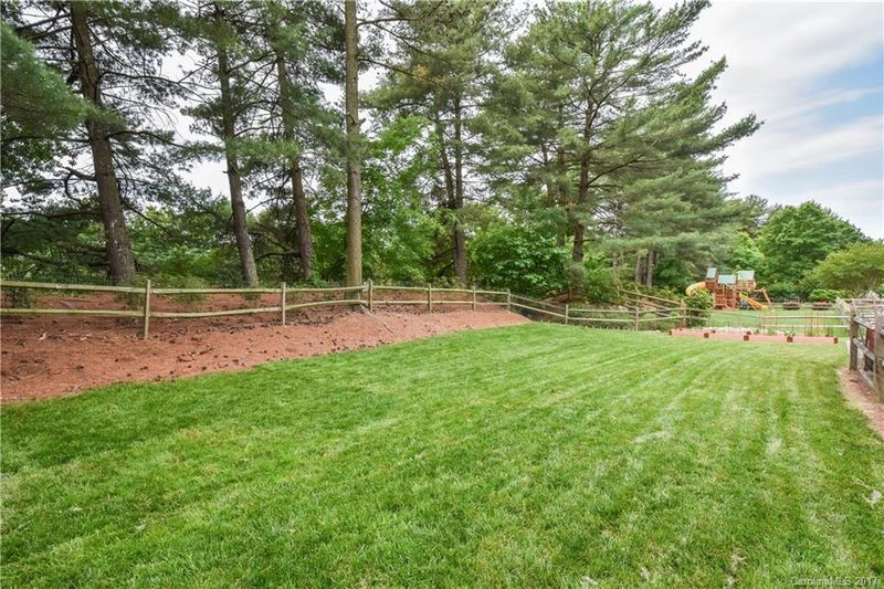 2219 Edenton Rd, Charlotte, NC 28211