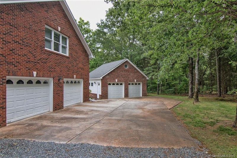 8309 Potter Rd #14, Matthews, NC 28104