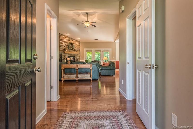 117 Tilton Dr, Mooresville, NC 28115