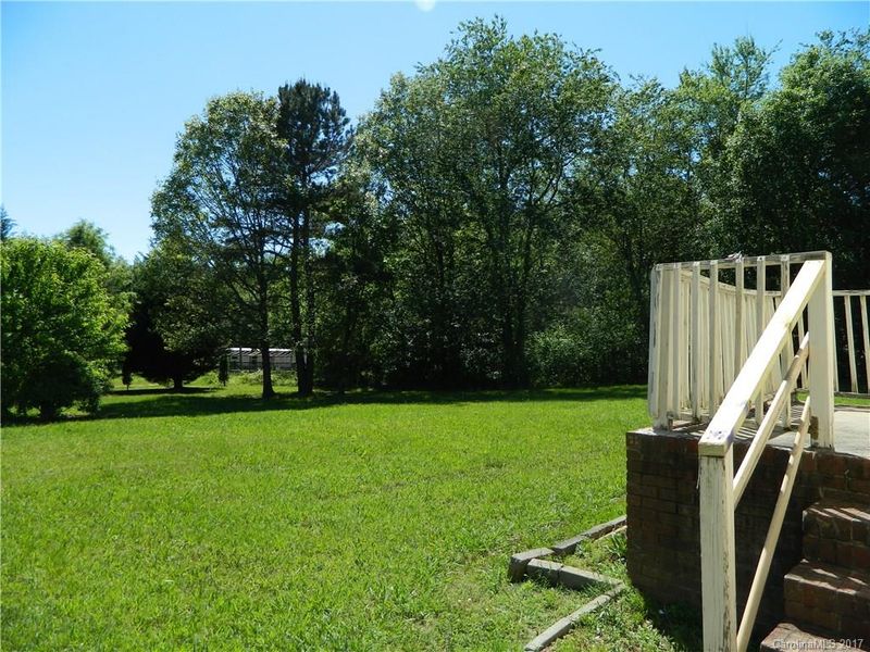 140 Plank Barn Ln, Stony Point, NC 28678