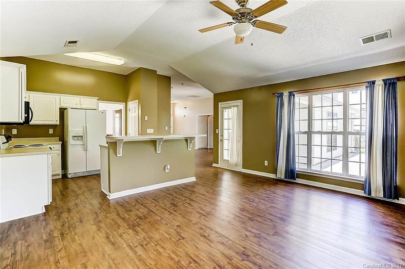 12632 Waterfall Pl, Charlotte, NC 28278