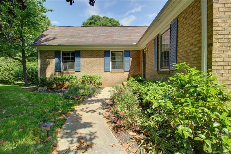 9503 Covedale Dr, Charlotte, NC 28270