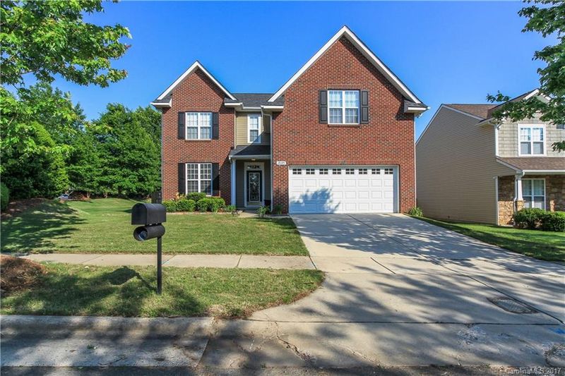 10105 Southampton Commons Dr, Charlotte, NC 28277